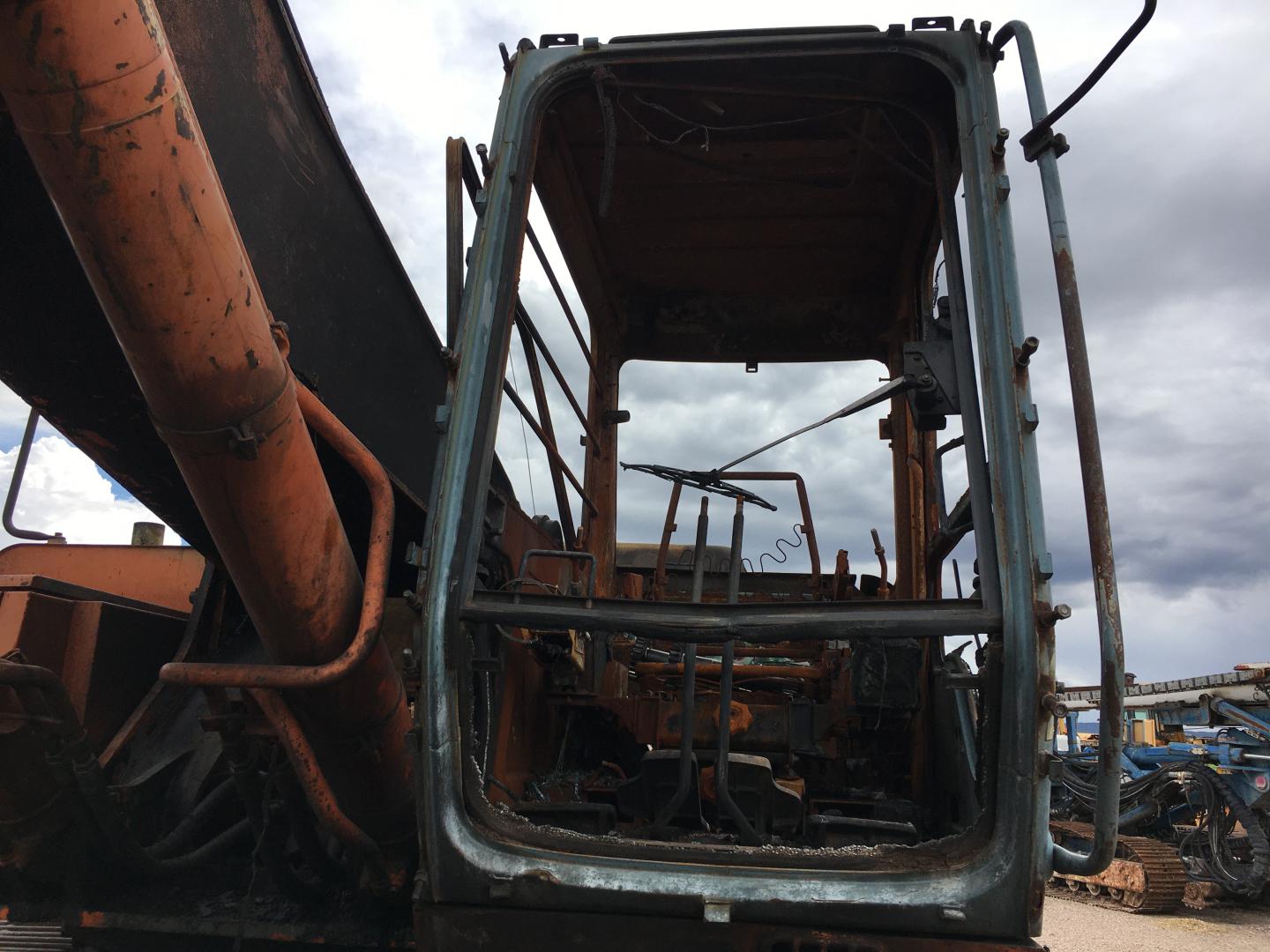 ./imagenes/INVOICE/2019/16916/EXCAVADORAS PARA REFACCHIONES HITACHI EX300LC-3C (31).JPG